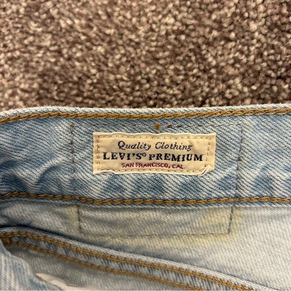 Levi's Women's 80s Mom Jeans Plus Size 18 W Light Blue Premium High Rise EUC - Picture 13 of 16